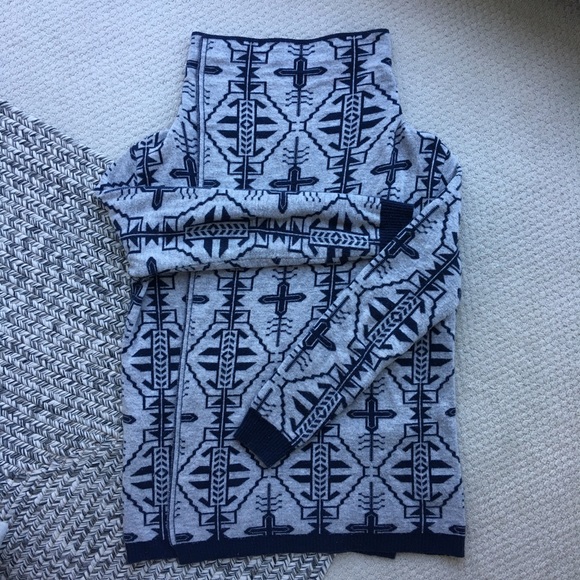 Ya Los Angeles - Thick Drape Sweater - Picture 2 of 7